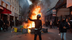 &iexcl;Arde Paris!          Mariano Cabrero B&aacute;rcena es escritor.