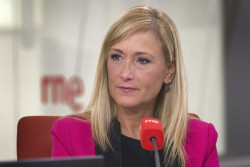 Cifuentes &lsquo;abofetea&rsquo; a Pedro S&aacute;nchez