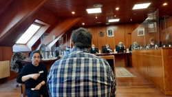 El acusado de abusos a dos amigas de su hija dice que solo les hizo "cosquillas" y ellas que fue "fugaz e inc&oacute;modo"