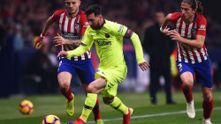 El Bar&ccedil;a y Sevilla empatan en el Pizju&aacute;n