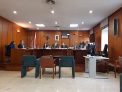 El fiscal baja a 2 a&ntilde;os la petici&oacute;n al polic&iacute;a que falsific&oacute; un documento para evitar una multa: "Son mis garabatos"