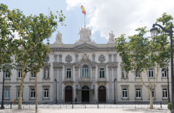 El TS rebaja la pena en aplicaci&oacute;n de la Ley del s&iacute; es s&iacute; a dos hermanos que emborracharon y violaron a una ni&ntilde;era menor de edad