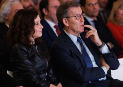 Feij&oacute;o condena "los insultos y amenazas" a Ayuso en la Complutense: "Ha sufrido hoy el acoso de intolerantes"