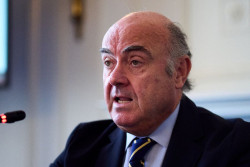 Guindos (BCE) dice que las perspectivas de la eurozona est&aacute;n condicionadas por la crisis de Oriente Pr&oacute;ximo