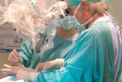 La microcirug&iacute;a permite extirpar tumores cerebrales preservando la funci&oacute;n neurol&oacute;gica