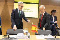 Las CCAA del PP dudan de la propuesta para establecer objetivos de d&eacute;ficit asim&eacute;tricos, pero la estudiar&aacute;n