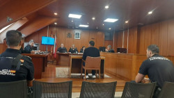  Rebajan a 16 a&ntilde;os y medio la petici&oacute;n al acusado de agresi&oacute;n sexual a su hijastra, que lo admite