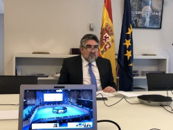Rodr&iacute;guez Uribes: "Abrir s&oacute;lo unos estadios rompe el esquema de igualdad"