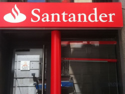  Santander sella el acuerdo con sindicatos con prejubilaciones desde 55 a&ntilde;os con hasta el 95% de pensi&oacute;n