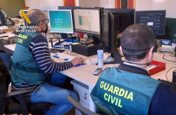 Treinta y tres detenidos dominicanos y colombianos por sacar 50.000 euros de la cuenta de un vecino de Cantabria duplicando su tarjeta `SIM`