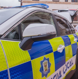  Un hombre recibe cuatro pu&ntilde;aladas en la zona de vinos de Torrelavega